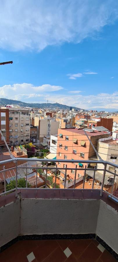 Habitaciones Camp Nou Apartment โอสปิตาเล็ต เดอ โยเบรกัต ภายนอก รูปภาพ