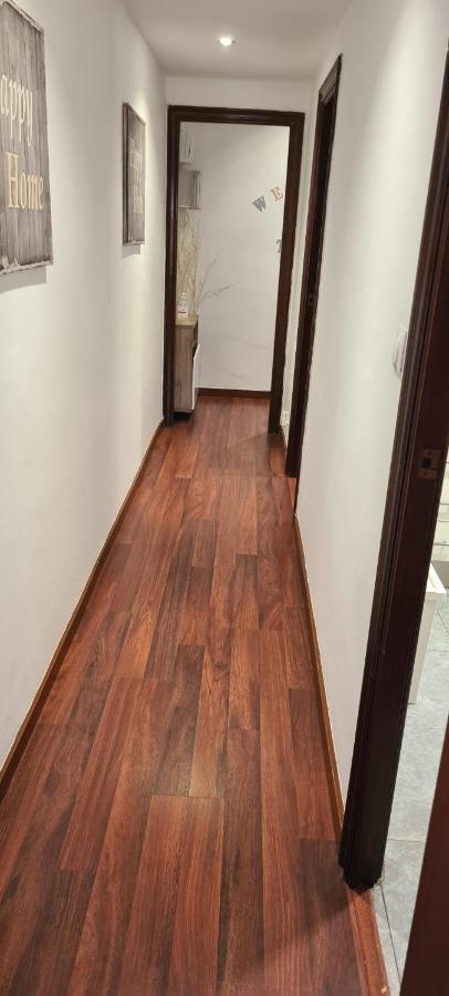 Habitaciones Camp Nou Apartment โอสปิตาเล็ต เดอ โยเบรกัต ภายนอก รูปภาพ