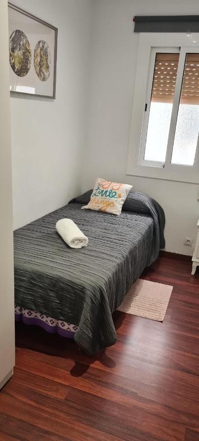 Habitaciones Camp Nou Apartment โอสปิตาเล็ต เดอ โยเบรกัต ภายนอก รูปภาพ