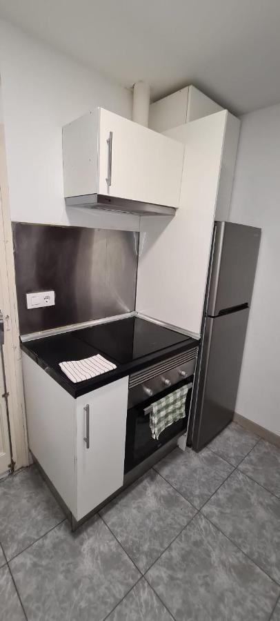 Habitaciones Camp Nou Apartment โอสปิตาเล็ต เดอ โยเบรกัต ภายนอก รูปภาพ