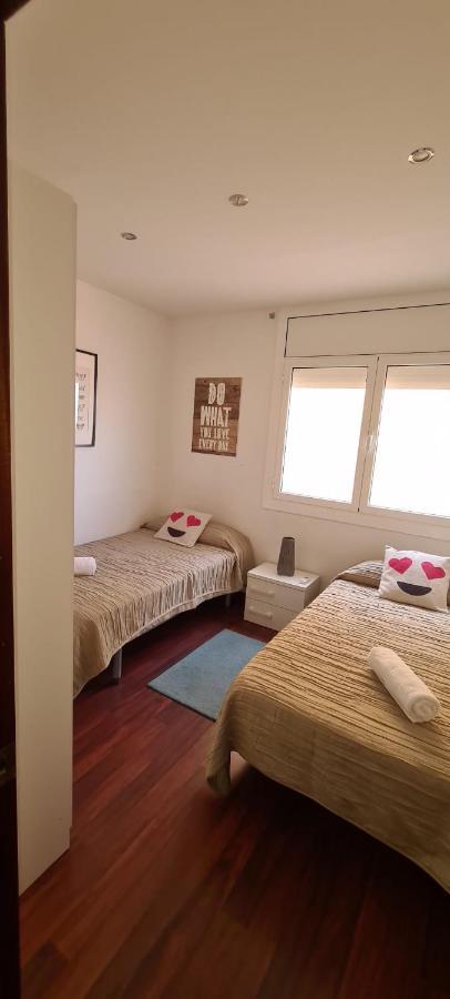 Habitaciones Camp Nou Apartment โอสปิตาเล็ต เดอ โยเบรกัต ภายนอก รูปภาพ