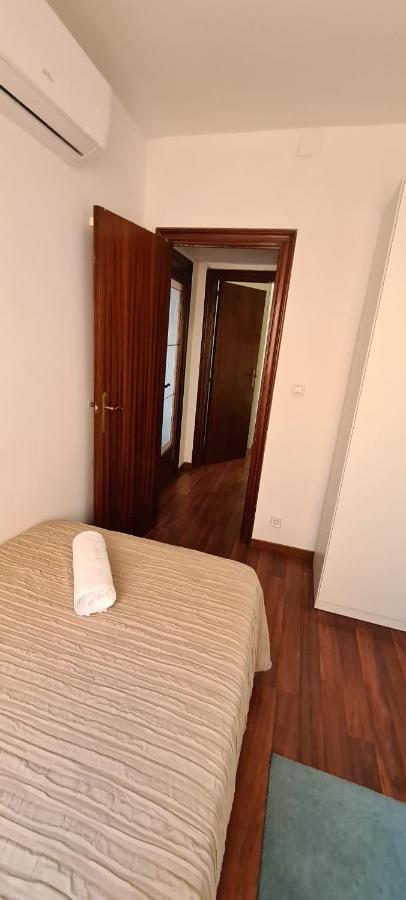 Habitaciones Camp Nou Apartment โอสปิตาเล็ต เดอ โยเบรกัต ภายนอก รูปภาพ